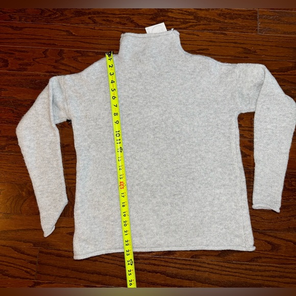 Gray Sheep Pattern Sweater - Picture 6 of 8